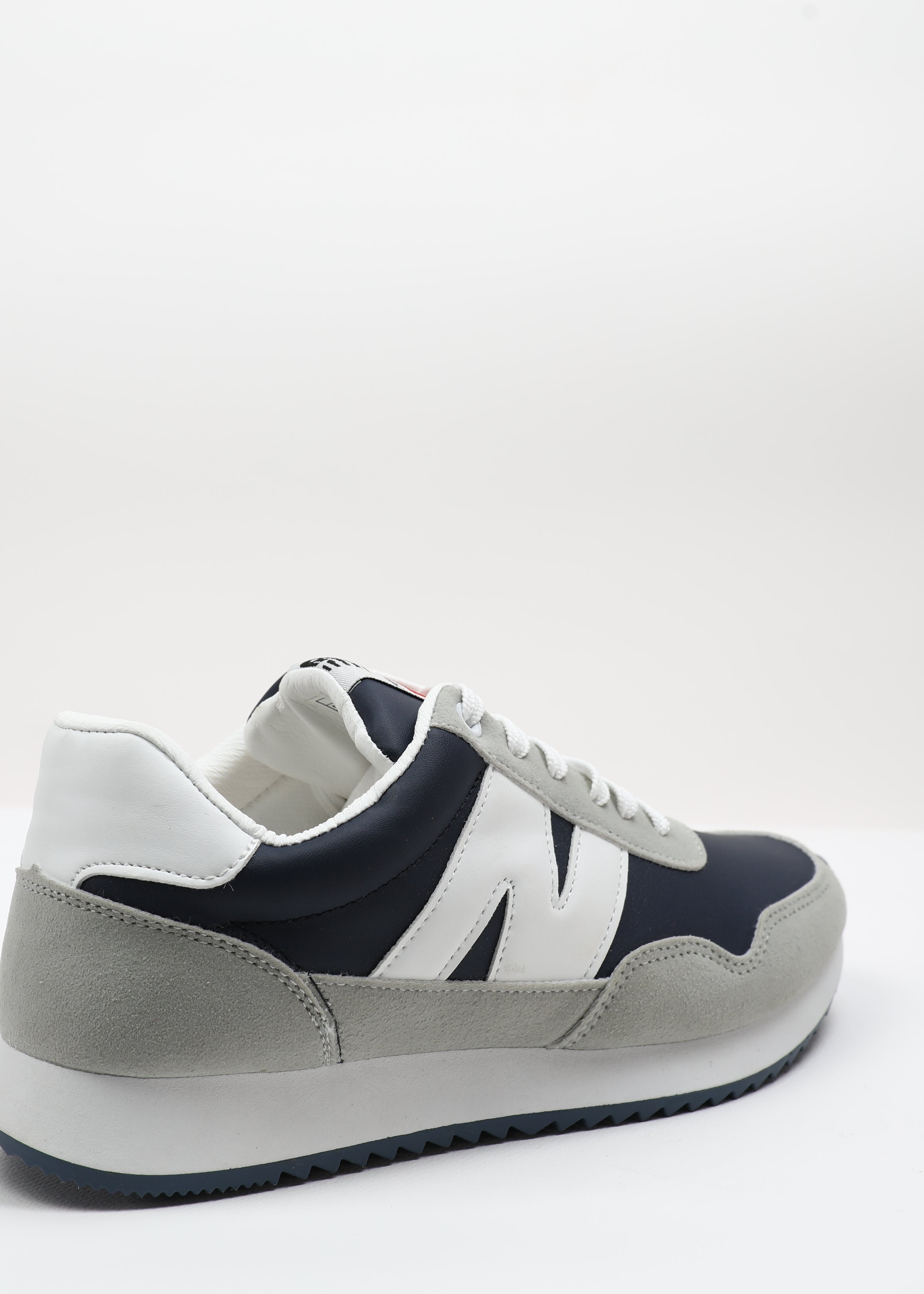 SHOES - MEN - CASUAL