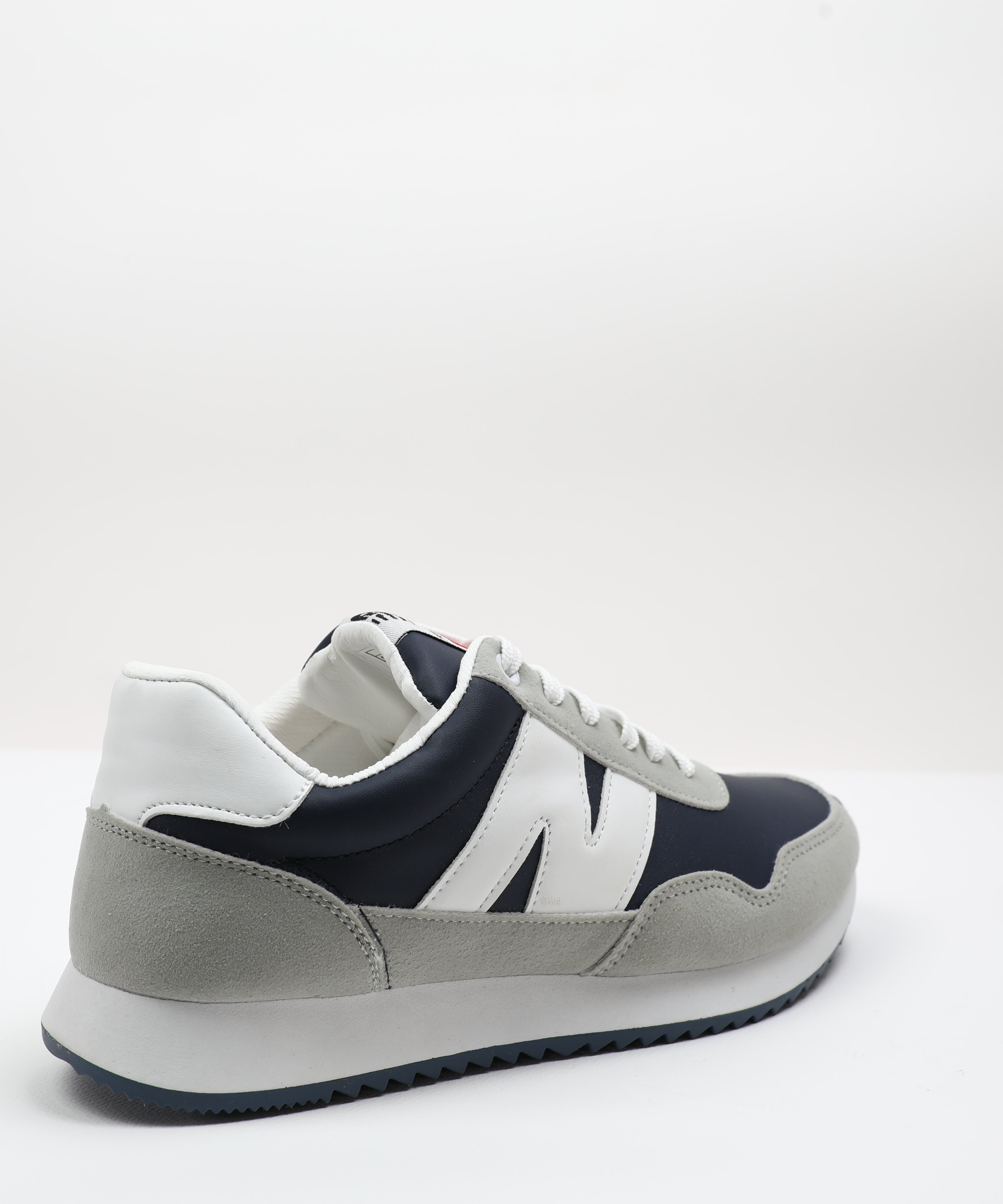 SHOES - MEN - CASUAL